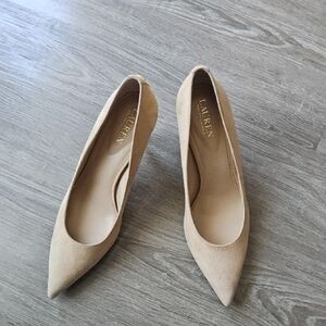 Like NEW Ralph Lauren Tan Pointed-Toe Heels Sleek Design